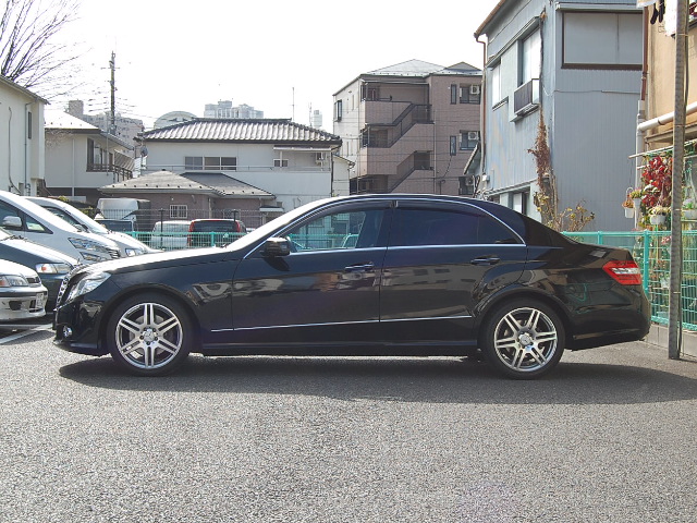 ベンツE３５０アバンギャルド左側面写真