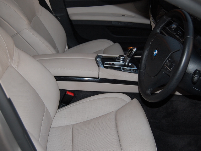 BMW750i内装クリーニング