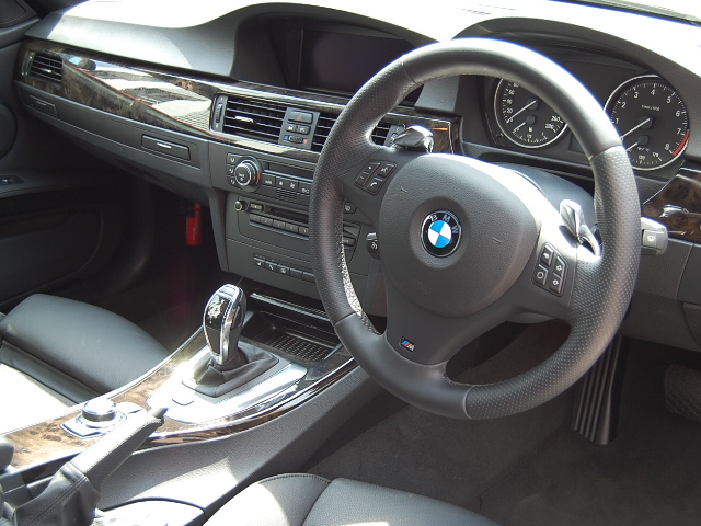 BMW３３５クーペ運転席